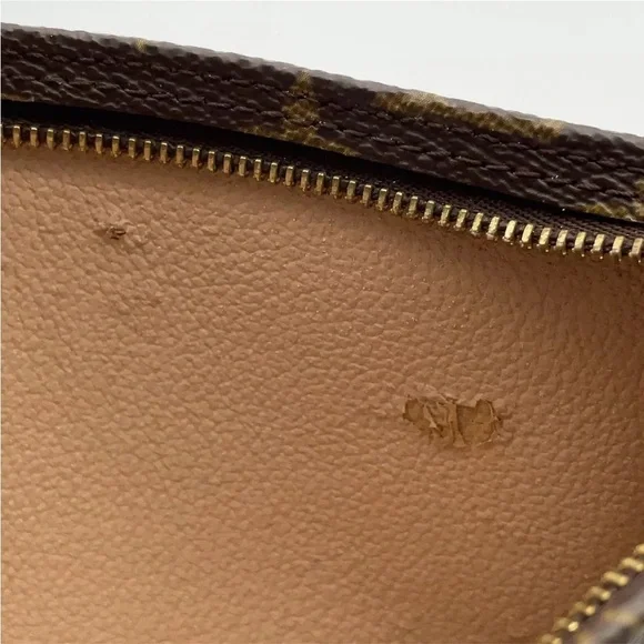 Louis Vuitton Pouch - Picture 6 of 13